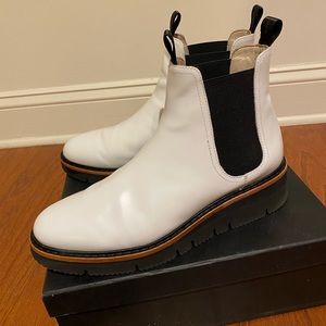 BEAUTIFUL WHITE BOOTS